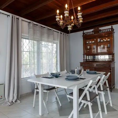 Beach House By The Sea بيت للعطل *