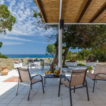 Σπίτι διακοπών Beach House By The Sea Γεννάδι