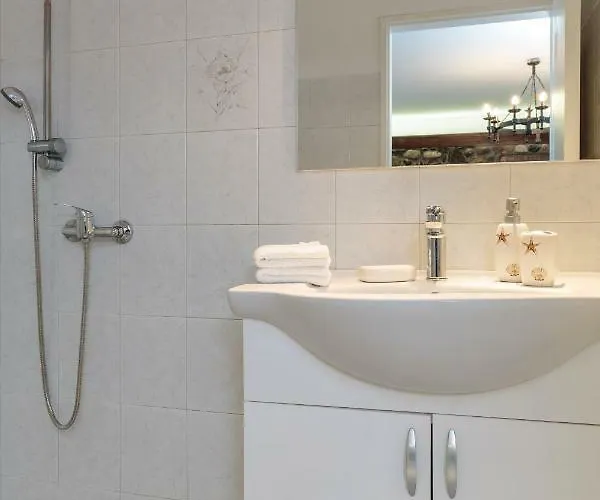 Beach House By The Sea Γεννάδι